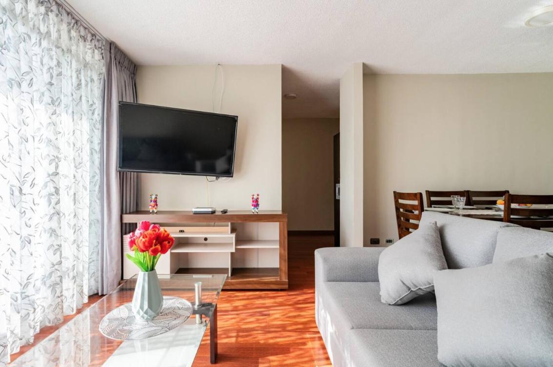 Apartamentos Estela En Alameda Colonial - 5Km Aeropuerto Jorge Chavez Lima Eksteriør billede